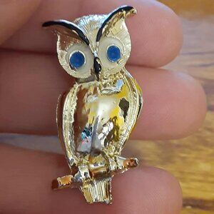 Gold Tone Blue Eyed Owl Pin Brooch Sitting On Branch Black Nose And Brow